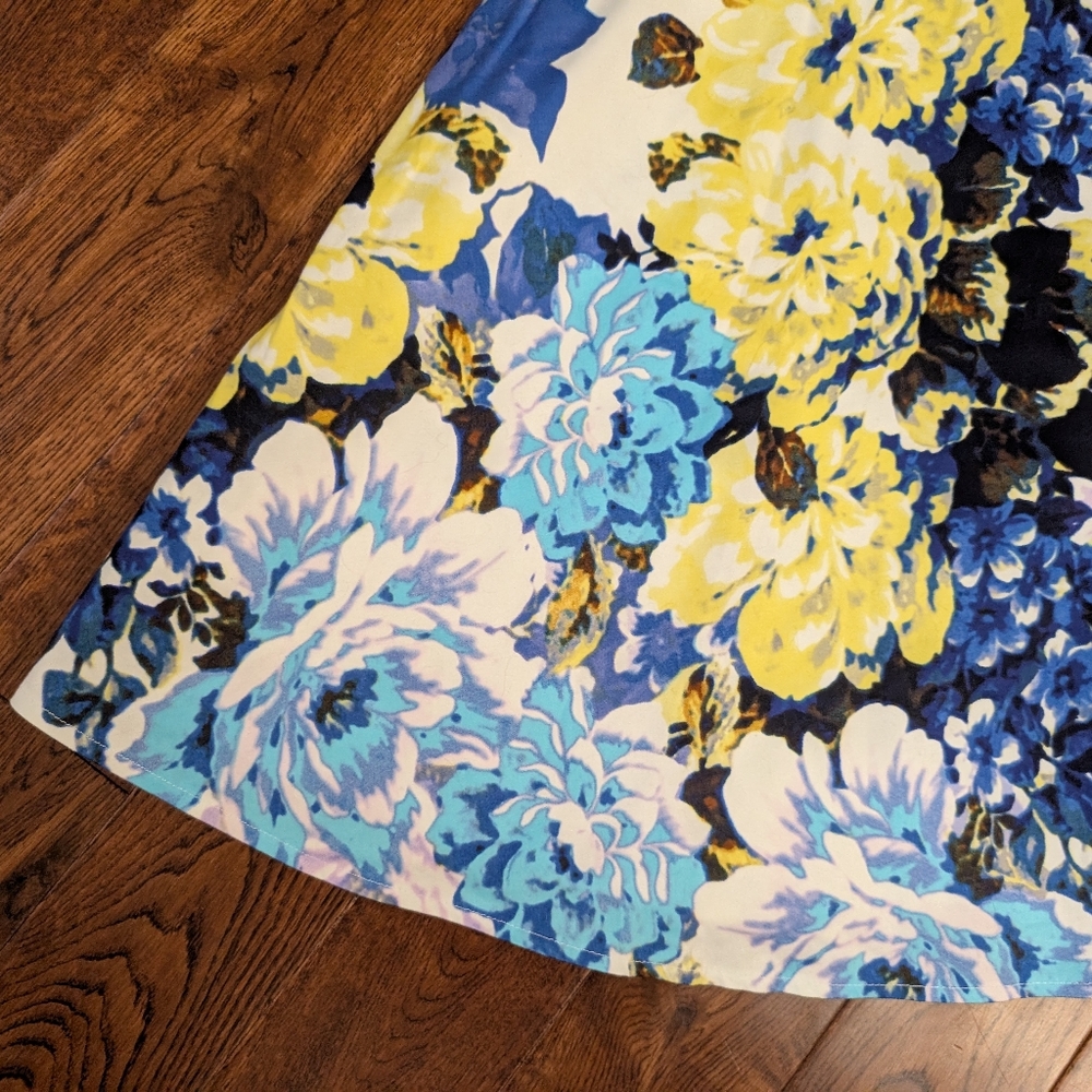 EUC New York & Company Sleeveless Bold Floral Flare Dress Cutout Back Zip Sz 2 - Picture 12 of 12
